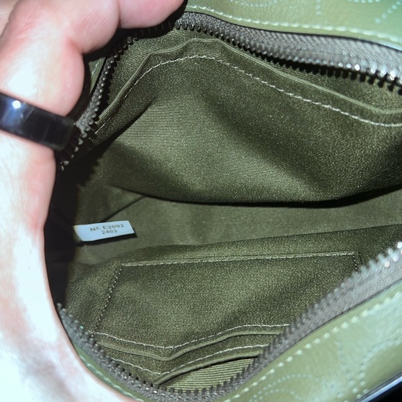 Coach Sage/olive Green Crossbody Bag like New camera bag excellent condition - Picture 6 of 7